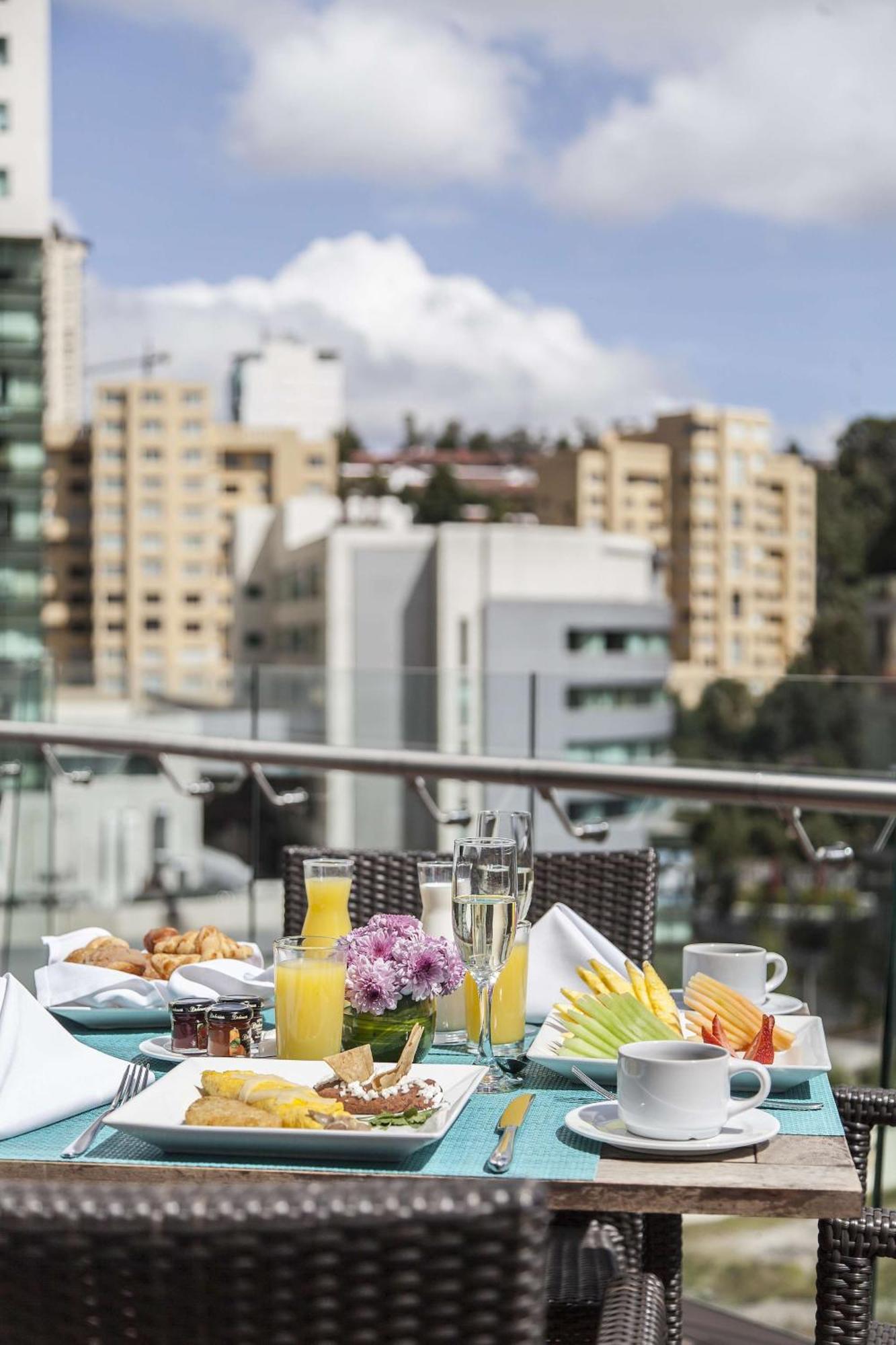 NH Collection Mexico City Santa Fe Exterior foto Breakfast at the Hotel