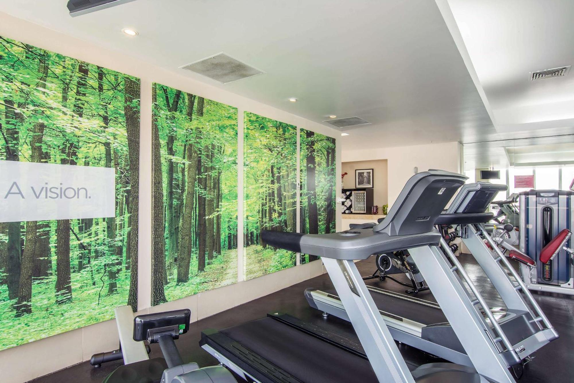 NH Collection Mexico City Santa Fe Exterior foto The gym at the hotel