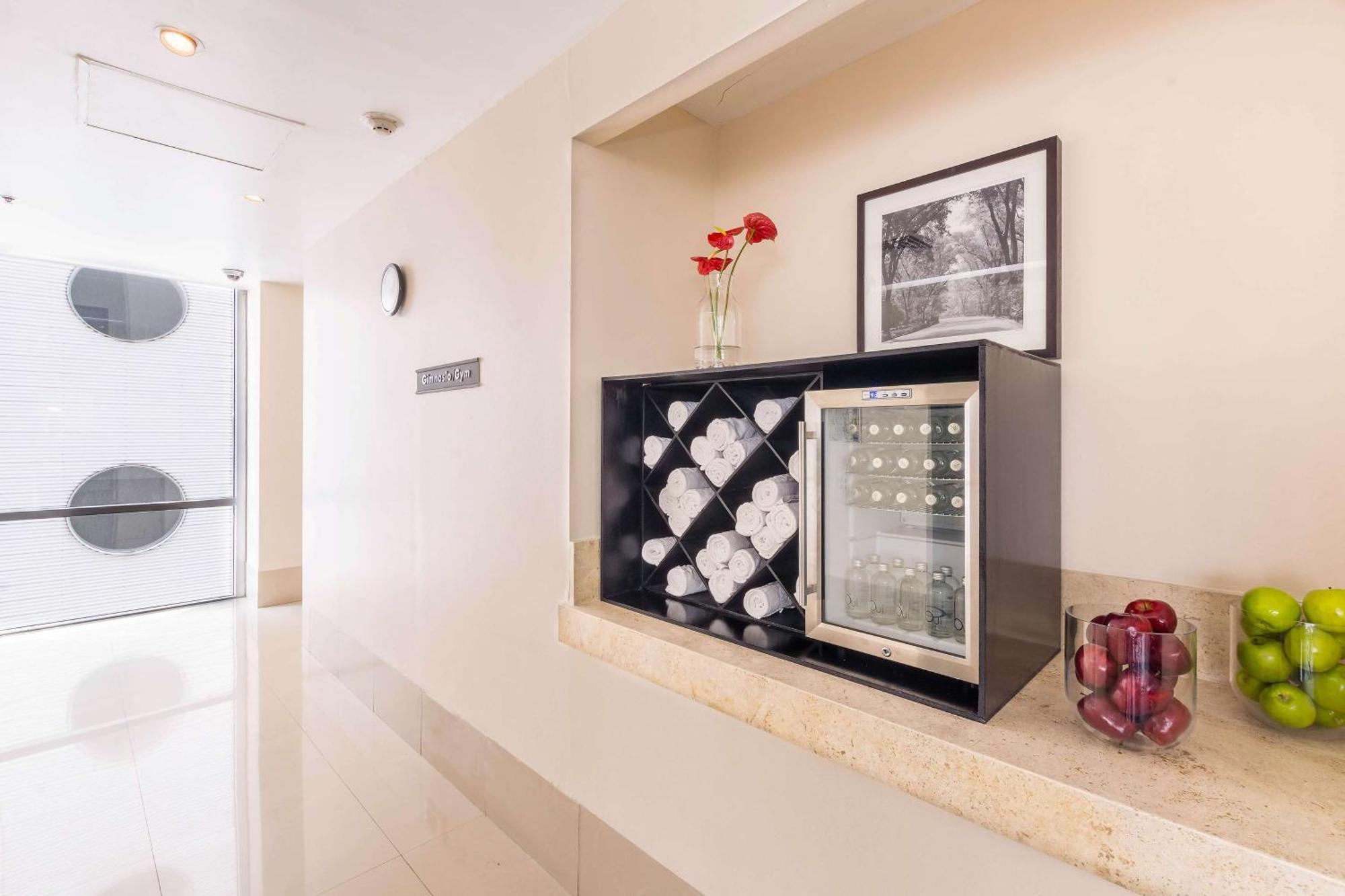 NH Collection Mexico City Santa Fe Exterior foto Wine cooler